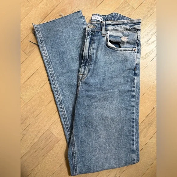 Zara Light Blue Distressed Women Jeans - Picture 1 of 5